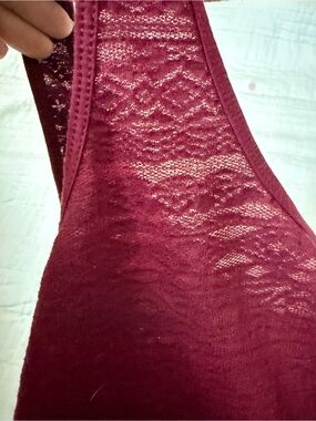 SO Women's Burgundy Stretch Lace Tank Top, medium